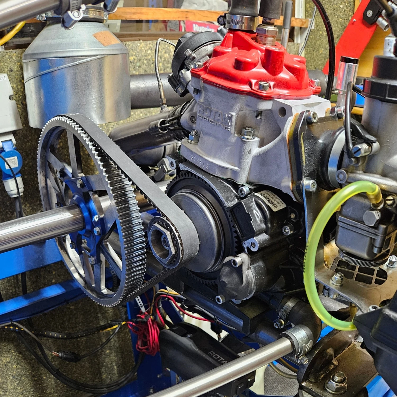 Rotax-Motor auf dem hausinternen Leistungsprüfstand